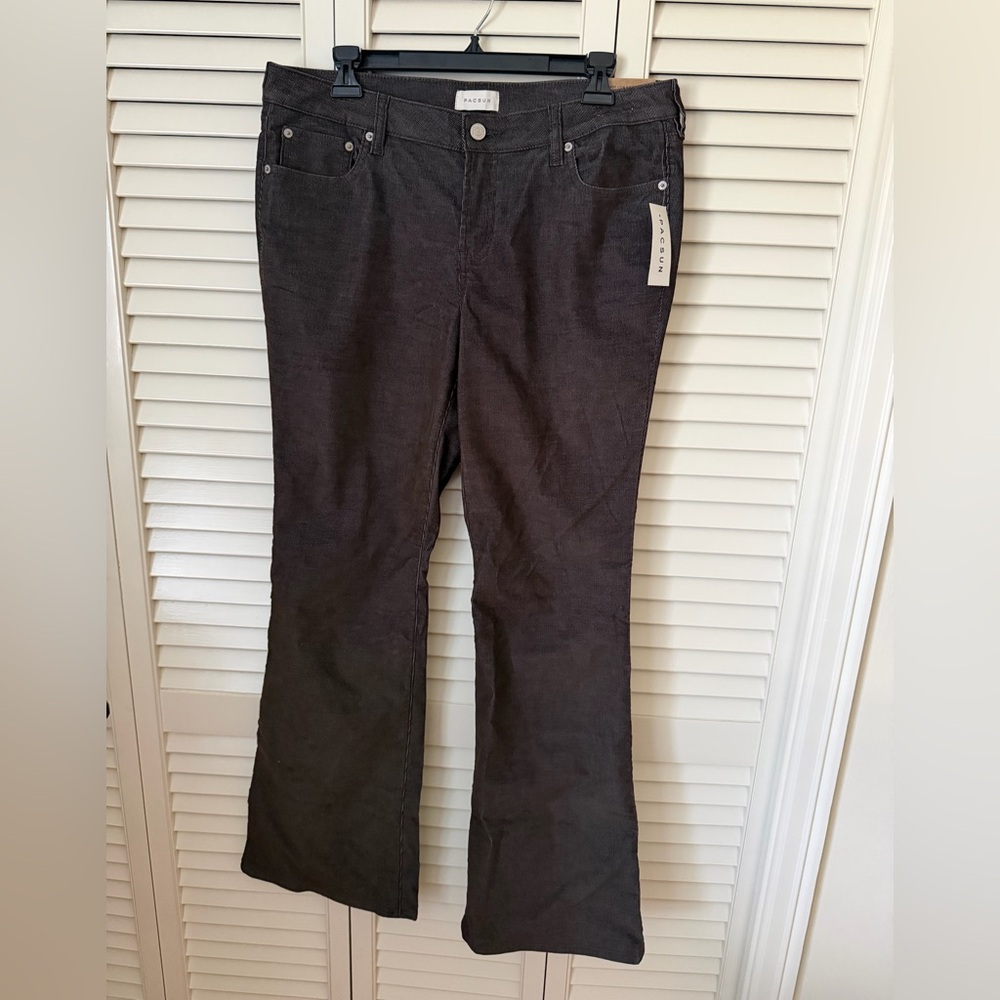 Pacsun size 30 low rise boot cut corduroy jeans in brown - NWT